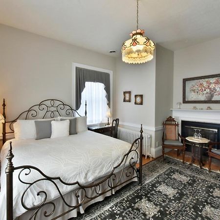 ניאגרה און דה לייק Brockamour Manor Bed And Breakfast מראה חיצוני תמונה