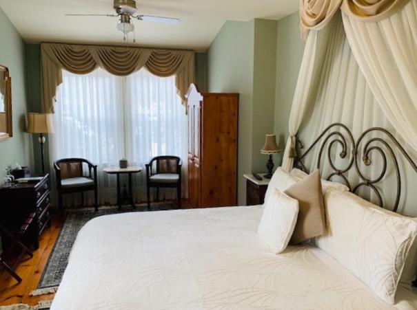 ניאגרה און דה לייק Brockamour Manor Bed And Breakfast מראה חיצוני תמונה