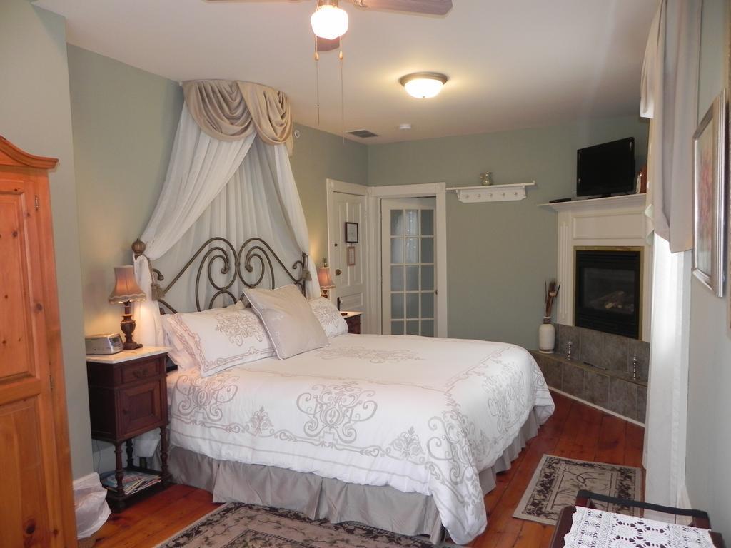 ניאגרה און דה לייק Brockamour Manor Bed And Breakfast מראה חיצוני תמונה
