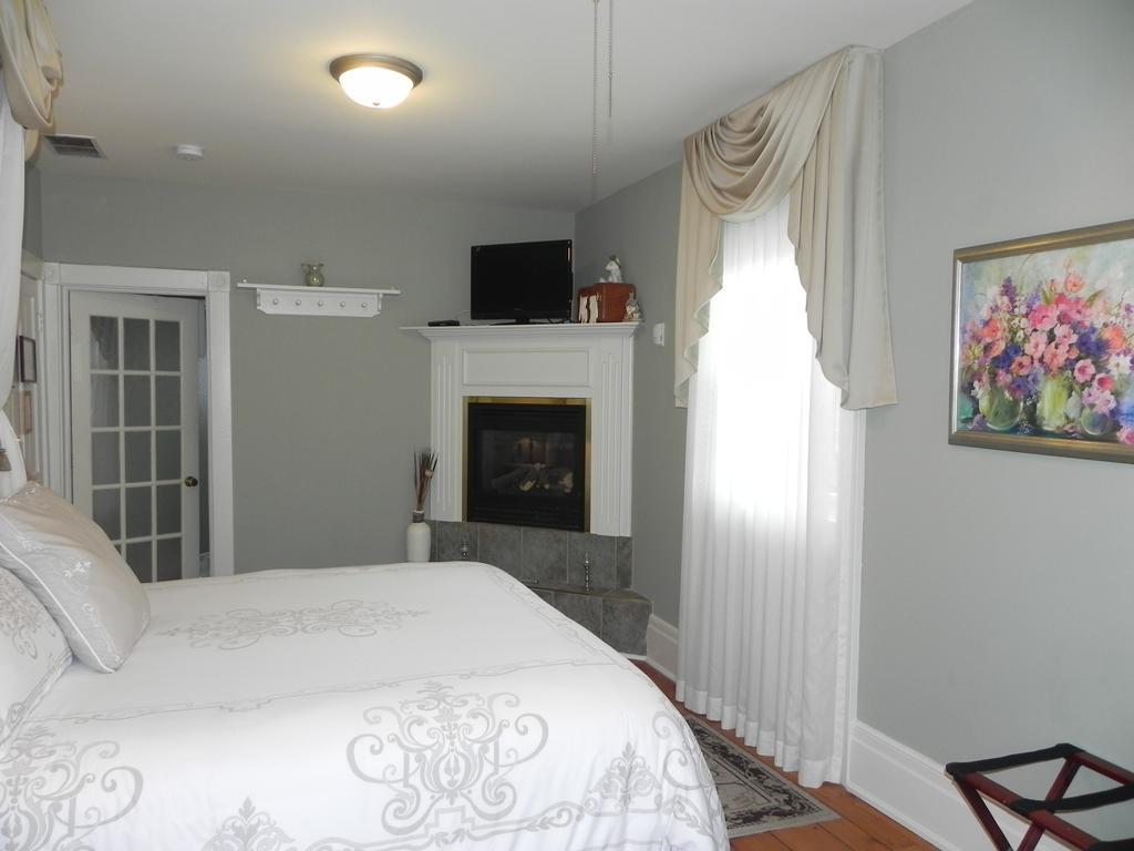 ניאגרה און דה לייק Brockamour Manor Bed And Breakfast מראה חיצוני תמונה