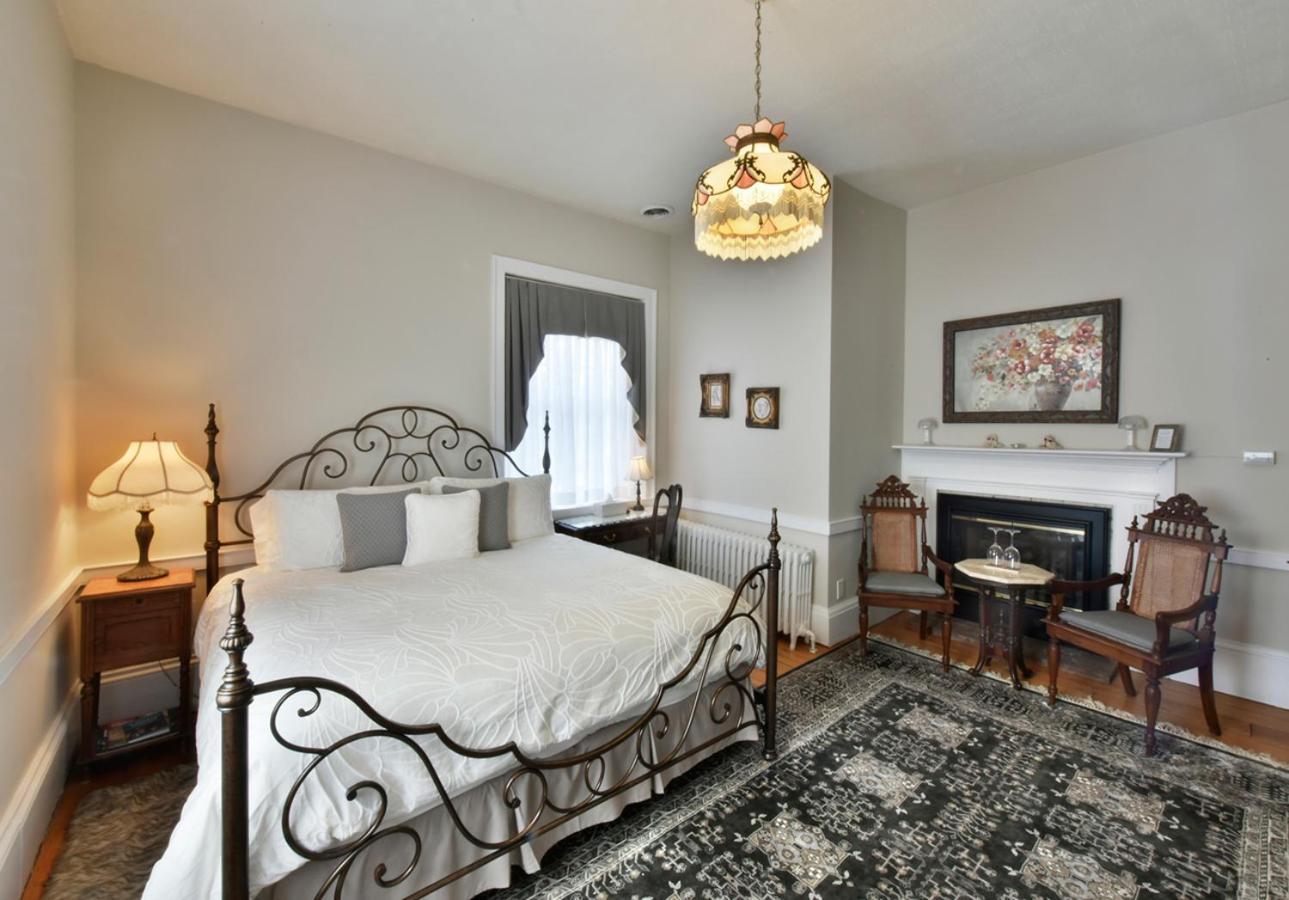 ניאגרה און דה לייק Brockamour Manor Bed And Breakfast מראה חיצוני תמונה